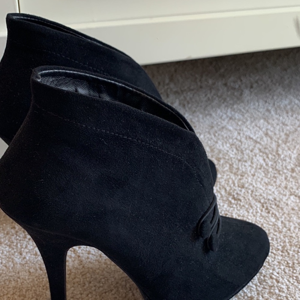 Black boot heels